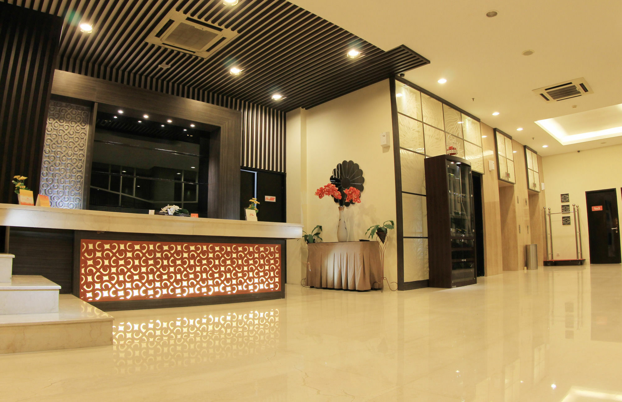 The Edelweiss Hotel Джокякарта Екстериор снимка